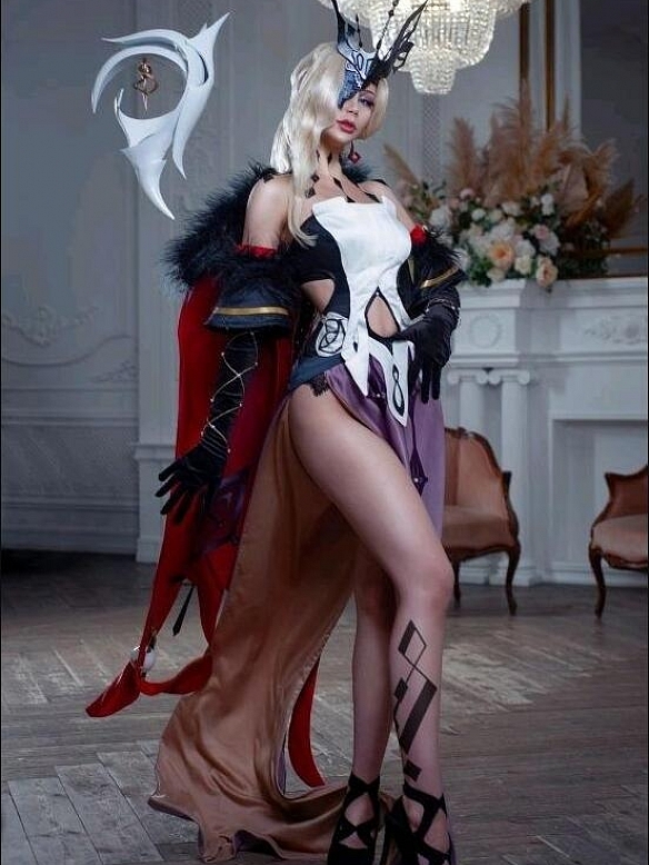 Evahair Genshin Impact La Signora cosplay costume